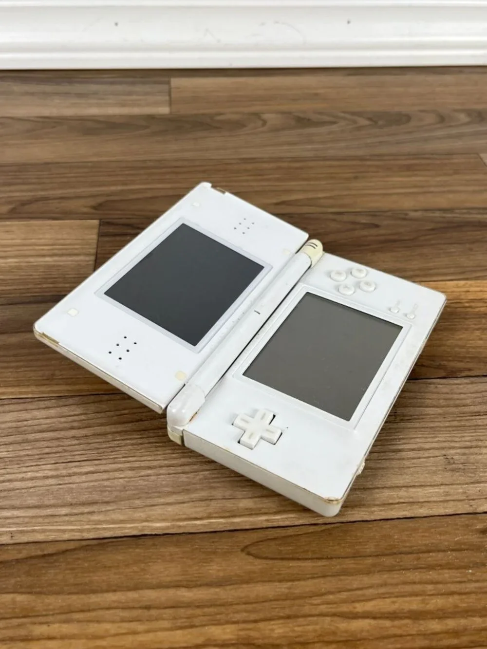Not Working White Nintendo DS Lite Console only for parts or repair USG-001